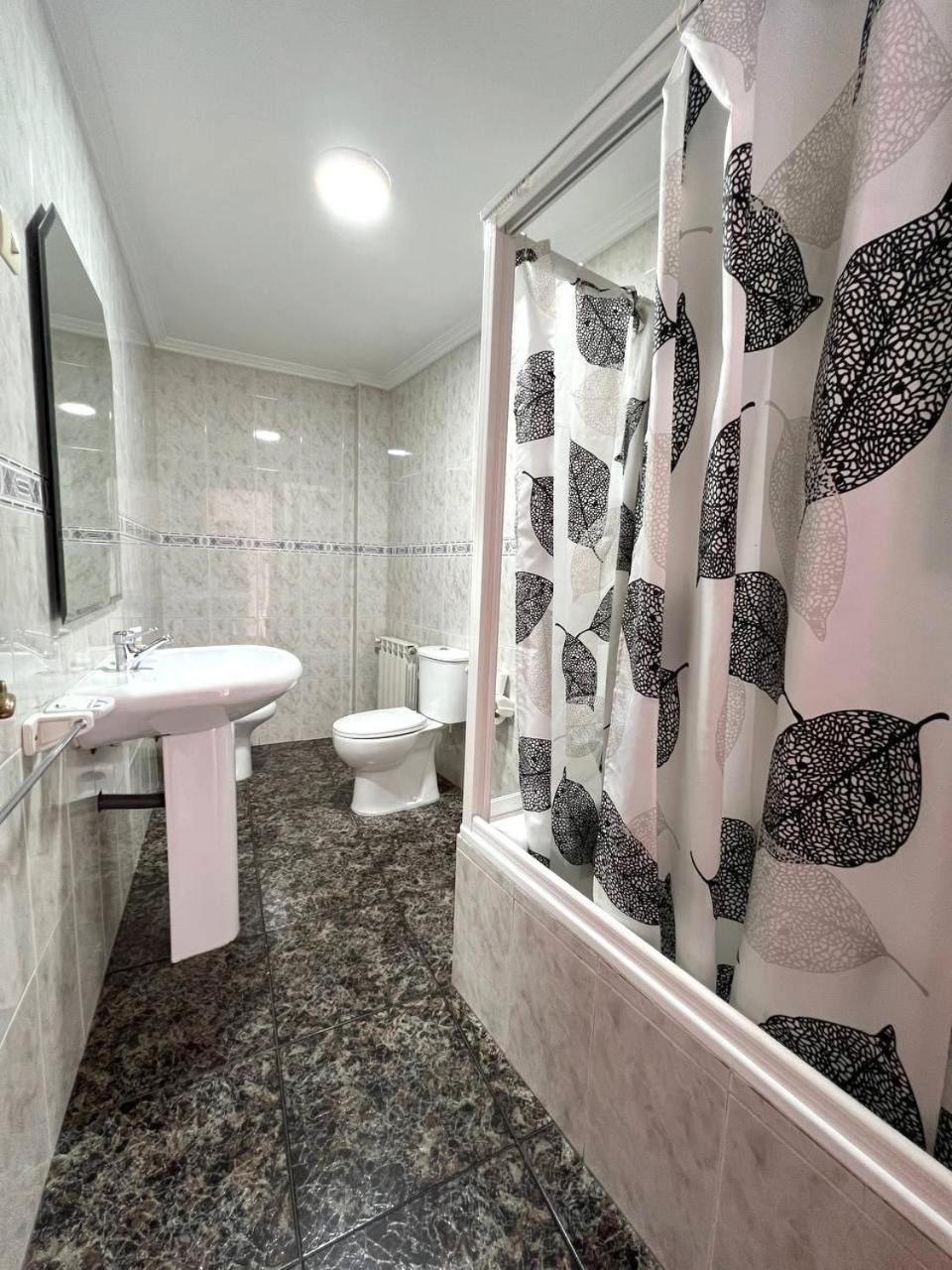 Hotel Corcubion Playa De Quenxe Δωμάτιο φωτογραφία